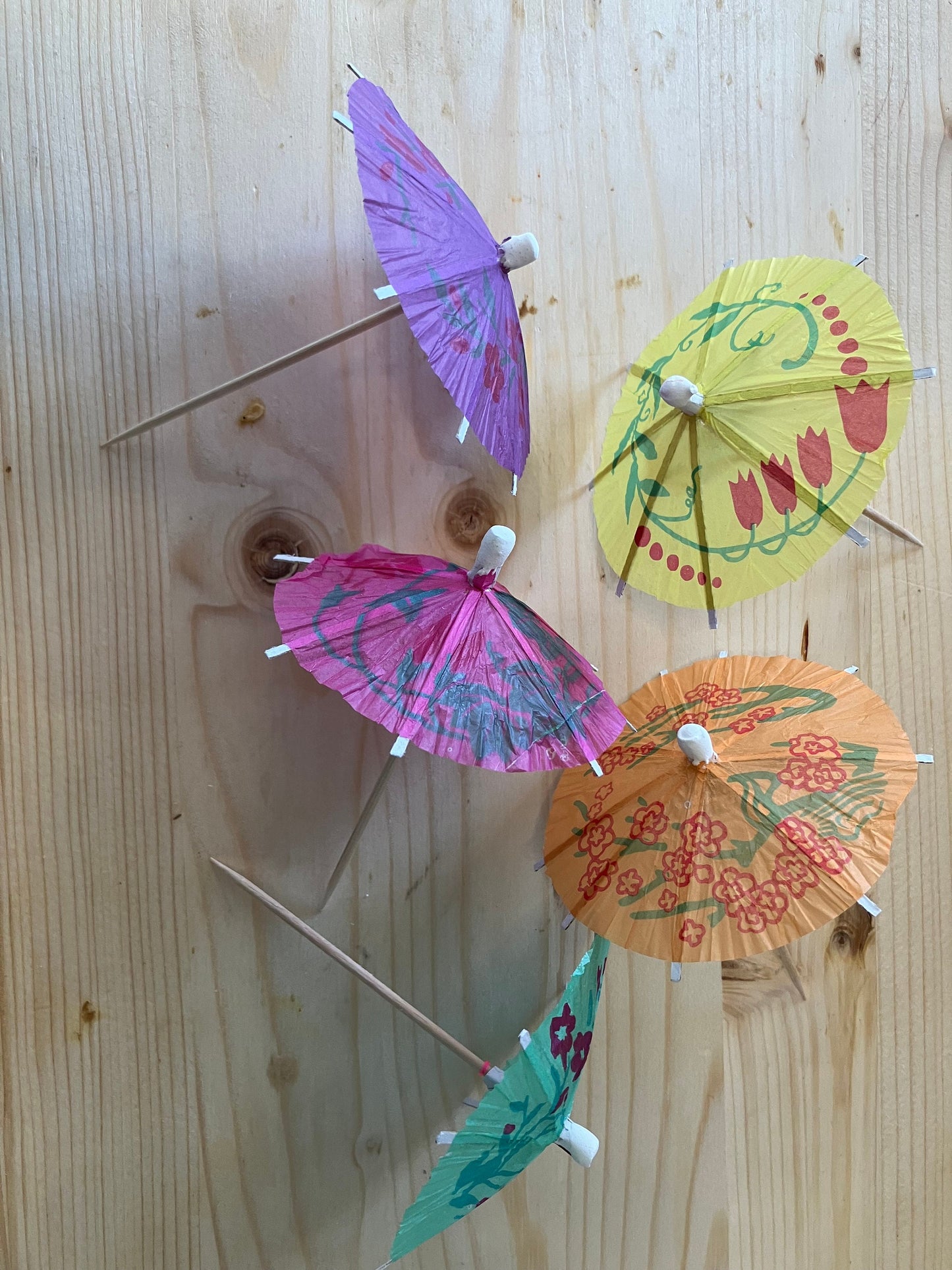 50PC Colorful Paper Cocktail Beach Party Parasols - Assorted Colors for Tropical Drink Presentation - Free Shipping from Canada