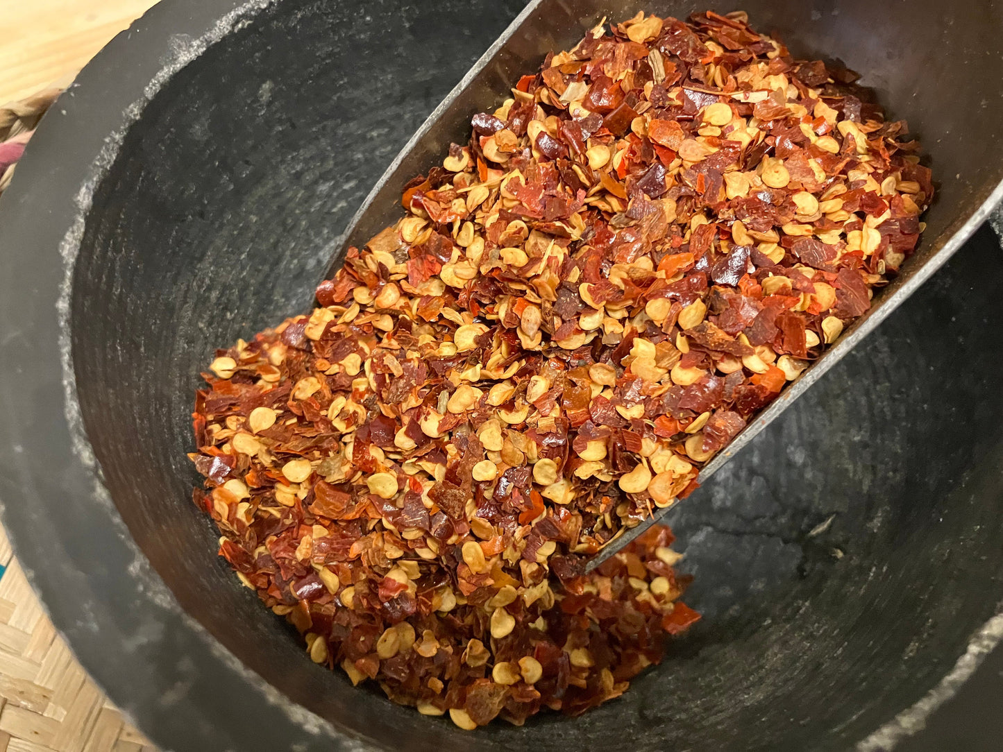 Crushed Chilies - High Heat - 200g - Perfect for Sri Lankan Curry, Asian Cooking, and Spicy Recipes